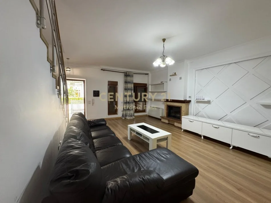 Tirane, jepet me qera Vile 3+1+Ballkon Kati 3, 335 m² 1.750 € 