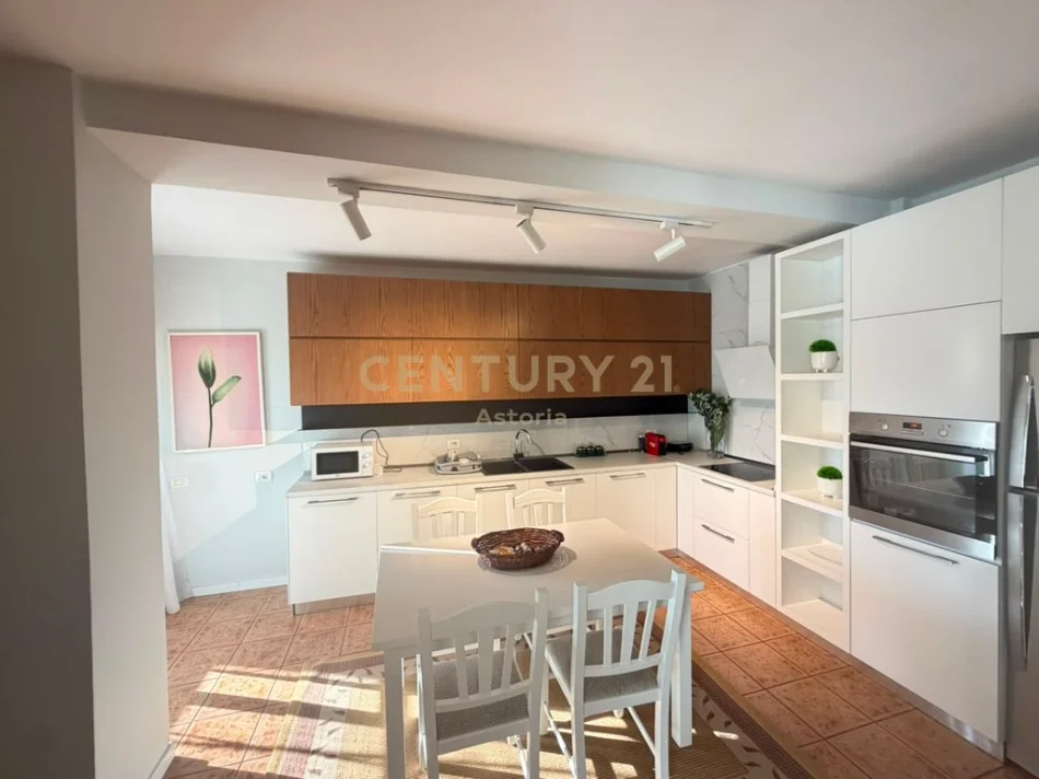 Tirane, shitet apartament 2+1 Kati 9, 143 m² 520.000 € (5 maji)