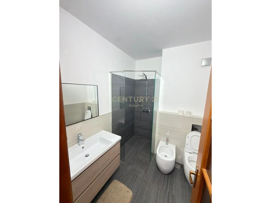 Tirane, shitet apartament 2+1 Kati 9, 143 m² 520.000 € (5 maji)