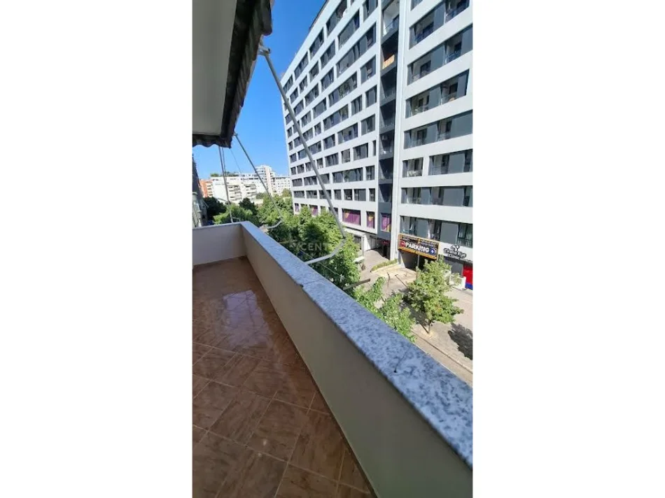 Tirane, jepet me qera apartament 2+1 Kati 4, 88 m² 650 € 