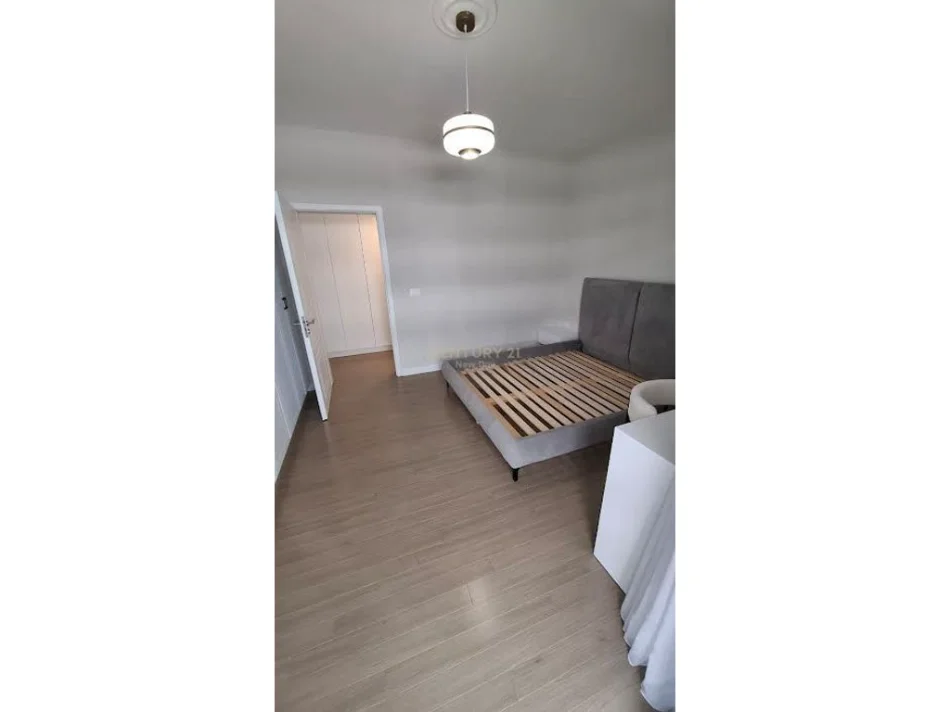Tirane, jepet me qera apartament 2+1 Kati 4, 88 m² 650 € 