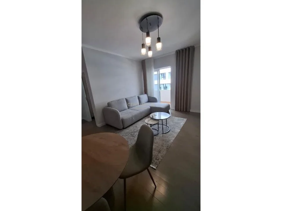 Tirane, jepet me qera apartament 2+1 Kati 4, 88 m² 650 € (Ish Parku NEW143391)