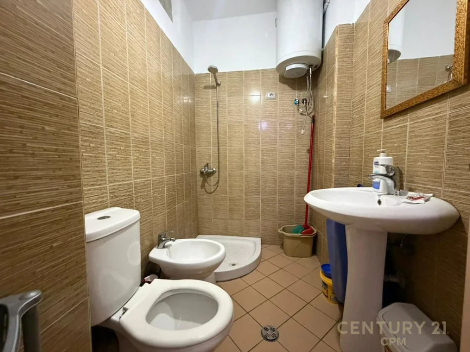 Tirane, shitet apartament 1+1 Kati 3, 65 m² 105.000 € (Fresk)