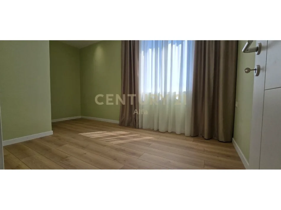 Tirane, shitet apartament 2+1+Ballkon Kati 9, 70 m² 235.000 € (myslym shyri)