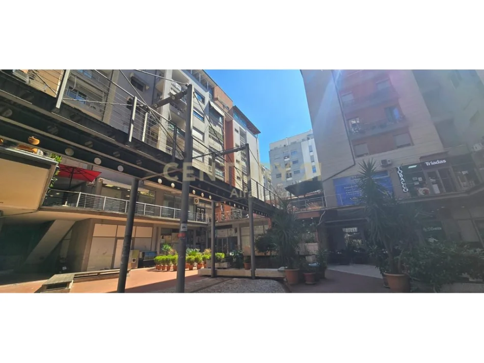Tirane, shitet apartament 2+1 Kati 5, 101 m² 215.000 € (Oxhaku ALFA143434)