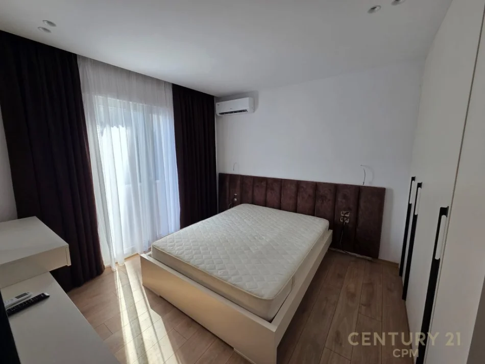 Tirane, jepet me qera apartament 2+1 Kati 4, 53 m² 890 € (Rruga e Barrikadave smart143472)