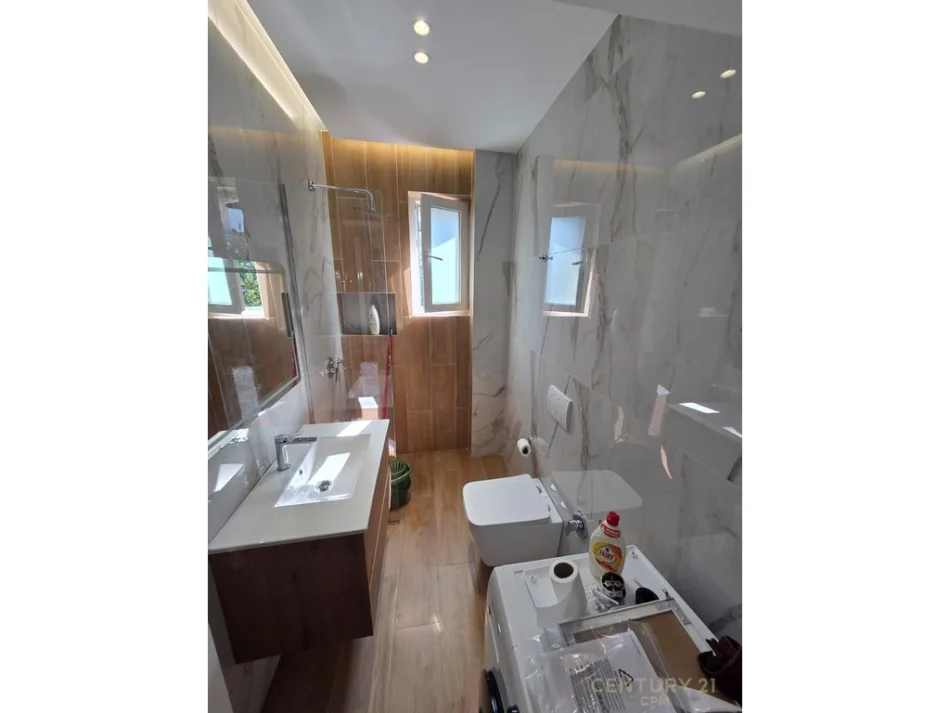 Tirane, jepet me qera apartament 2+1 Kati 4, 53 m² 890 € (Rruga e Barrikadave smart143472)