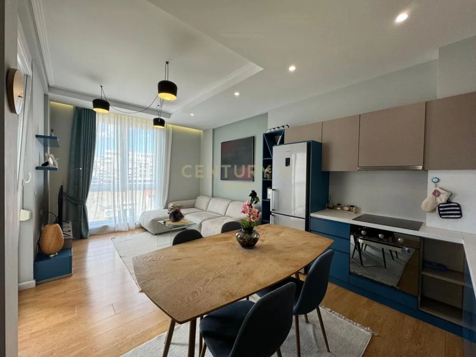 Tirane, jepet me qera apartament 1+1 Kati 4, 64 m² 700 € (21 Dhjetori ROYAL143481)
