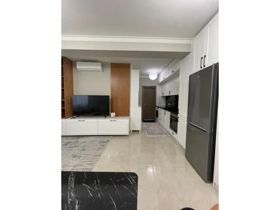 Tirane, jepet me qera apartament 1+1 Kati 2, 70 m² 550 € (Kopshti Botanik bot143482)