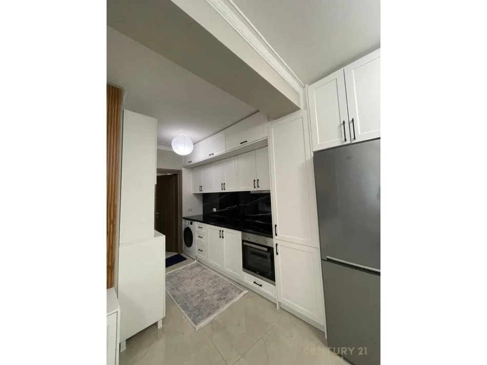 Tirane, jepet me qera apartament 1+1 Kati 2, 70 m² 550 € (Kopshti Botanik bot143482)