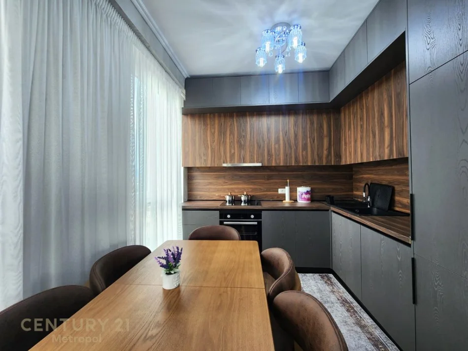 Tirane, jepet me qera apartament 2+1 Kati 10, 110 m² 1.500 € (Rruga e Elbasanit Metropol143484)