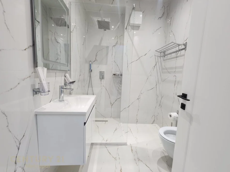Tirane, jepet me qera apartament 2+1 Kati 10, 110 m² 1.500 € (Rruga e Elbasanit Metropol143484)