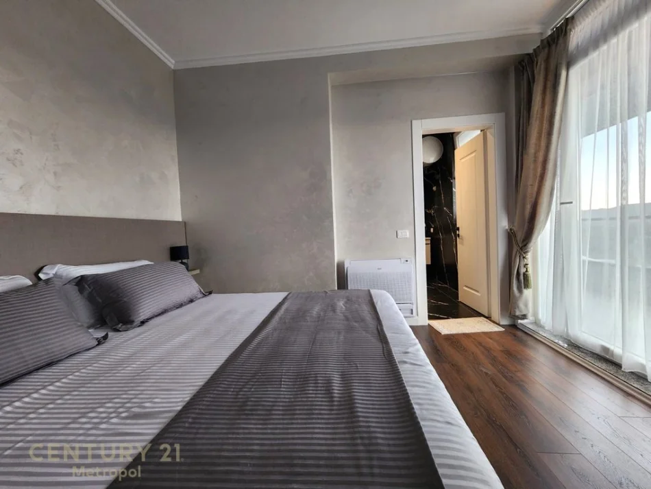 Tirane, jepet me qera apartament 2+1 Kati 10, 110 m² 1.500 € (Rruga e Elbasanit Metropol143484)