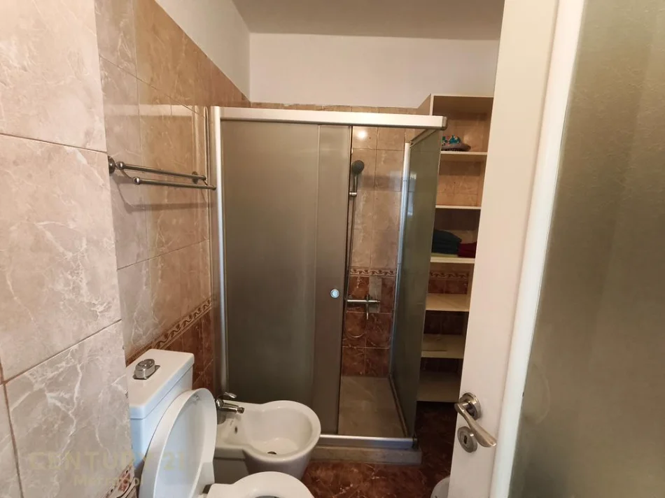 Tirane, jepet me qera apartament 2+1 Kati 3, 98 m² 750 € (ish ekspozita)