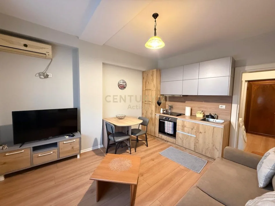 Tirane, jepet me qera apartament 1+1 Kati 4, 65 m² 600 € (tirana e re)