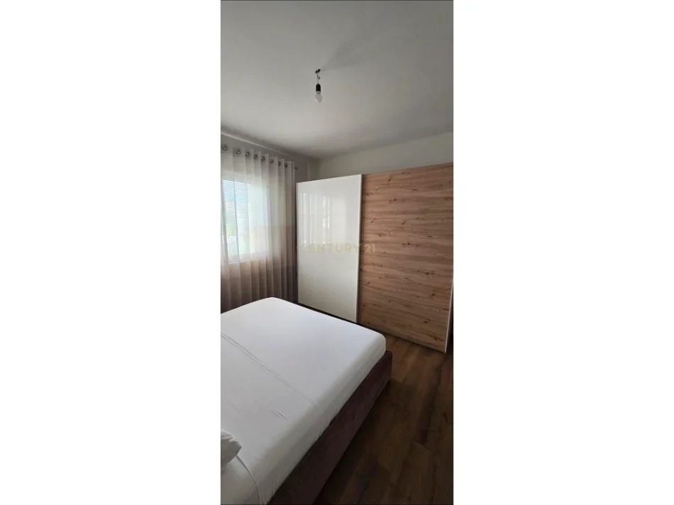 Tirane, jepet me qera apartament 2+1+Ballkon Kati 2, 90 m² 550 € (allias)