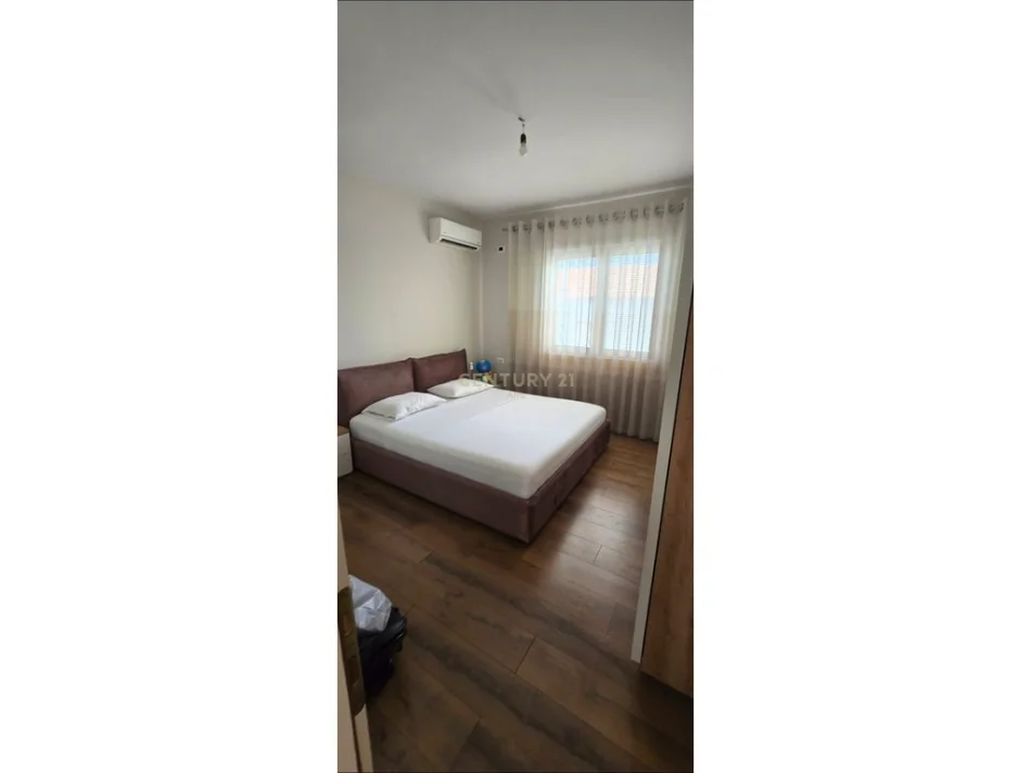 Tirane, jepet me qera apartament 2+1+Ballkon Kati 2, 90 m² 550 € (allias)