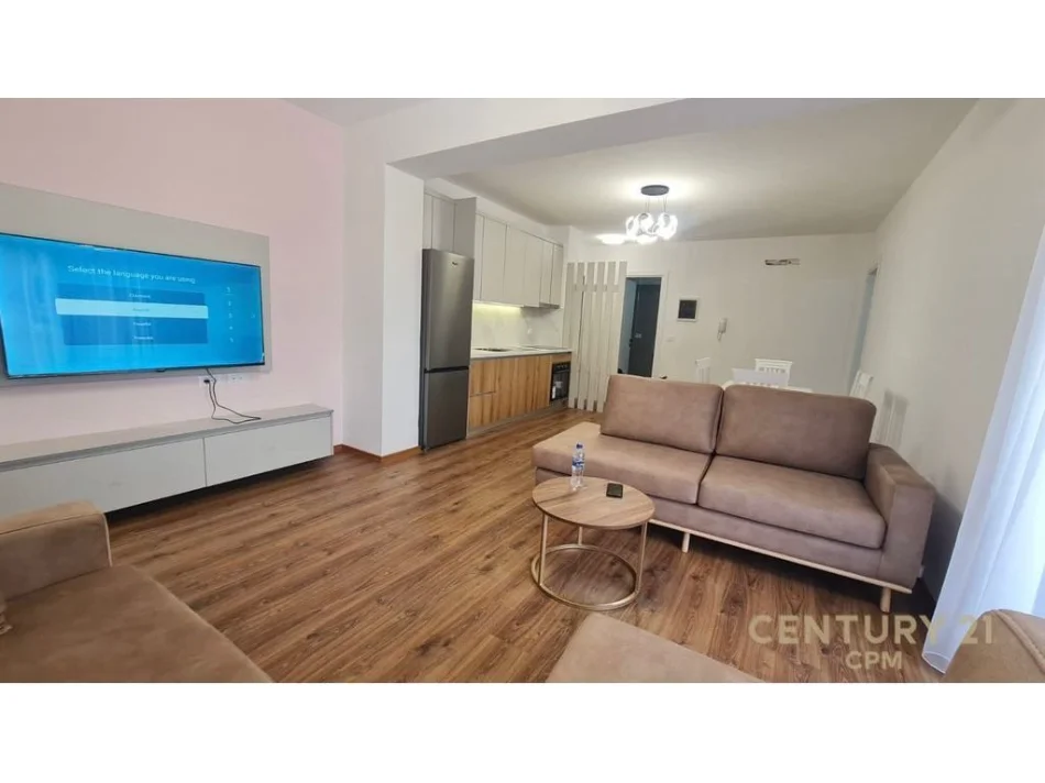 Tirane, jepet me qera apartament 2+1+Ballkon Kati 2, 109 m² 950 € (kodra e diellit 2)