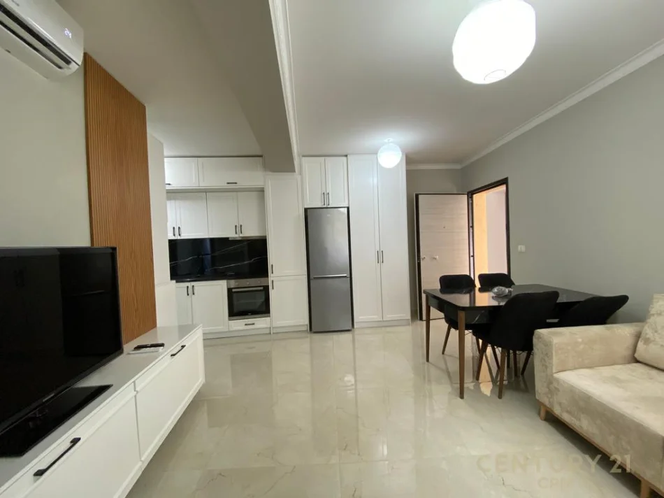 Tirane, jepet me qera apartament 1+1 Kati 2, 70 m² 550 € 