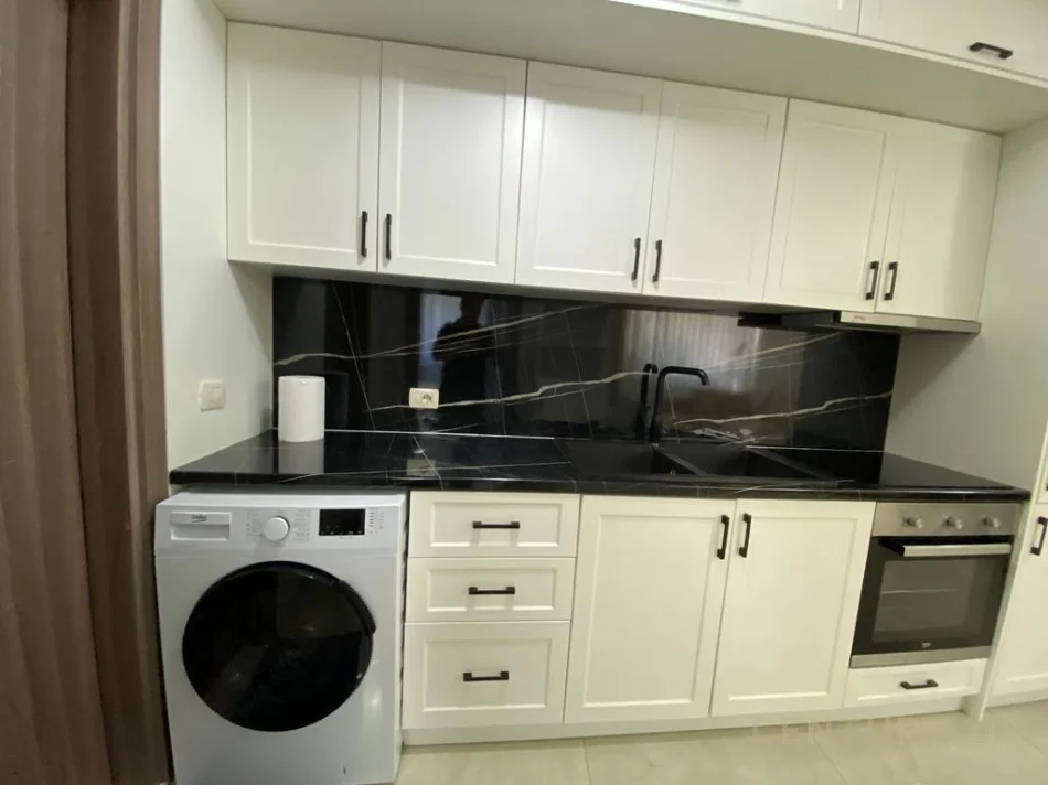 Tirane, jepet me qera apartament 1+1 Kati 2, 70 m² 550 € 