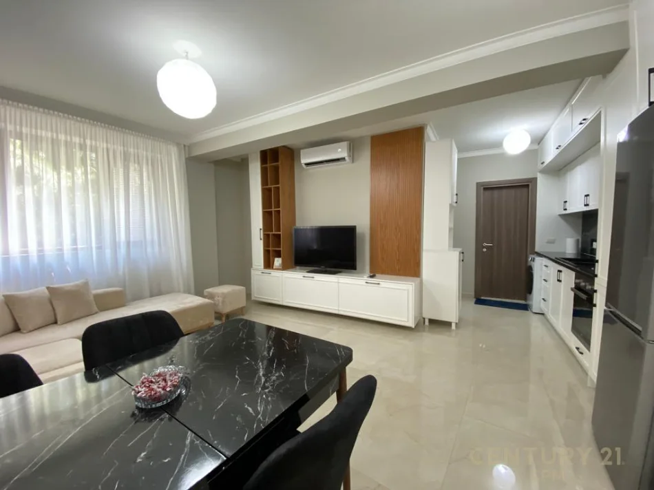 Tirane, jepet me qera apartament 1+1 Kati 2, 70 m² 550 € 