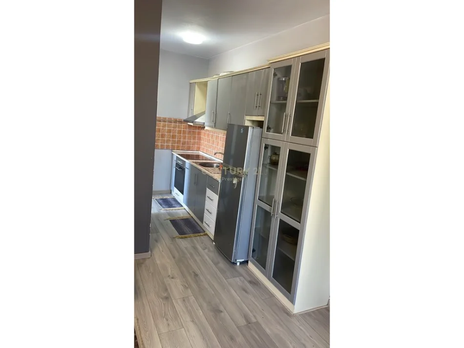 Tirane, jepet me qera apartament 2+1 Kati 5, 90 m² 800 € (rruga e elbasanit)