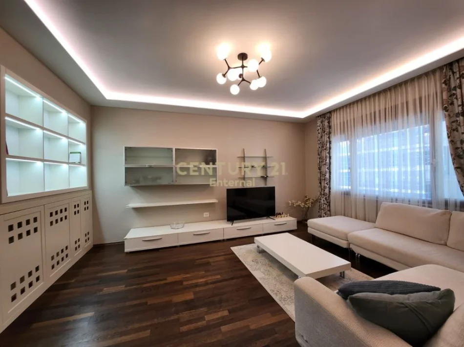 Tirane, jepet me qera apartament 2+1+Ballkon Kati 10, 120 m² 1.500 € (stadiumi qemal stafa)
