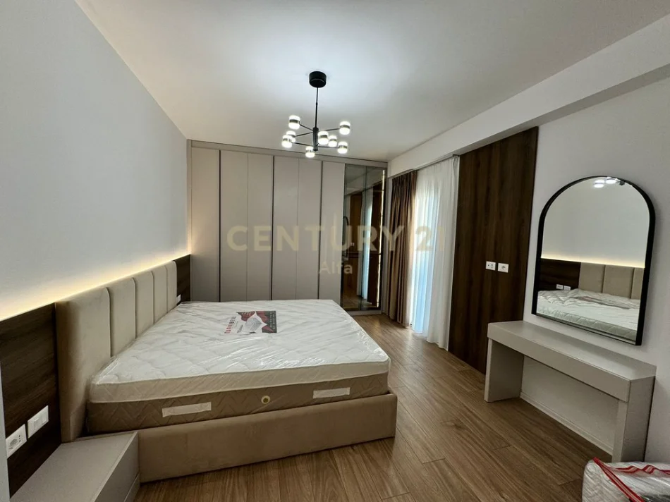 Tirane, jepet me qera apartament 2+1+Ballkon Kati 8, 100 m² 1.300 € (21 dhjetori)
