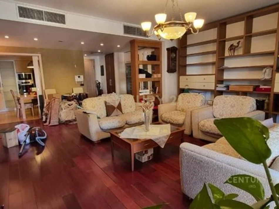 Tirane, jepet me qera apartament 3+1+Ballkon Kati 3, 170 m² 1.500 € (brryli)
