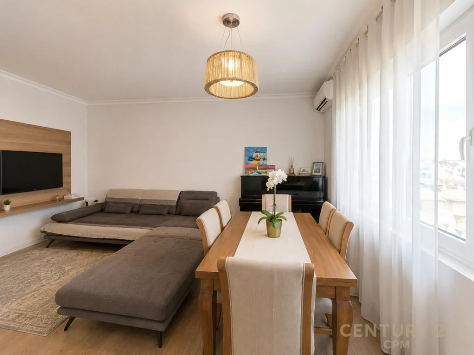 Tirane, jepet me qera apartament 1+1 Kati 5, 70 m² 450 € (5 maji prane farmacia 10)