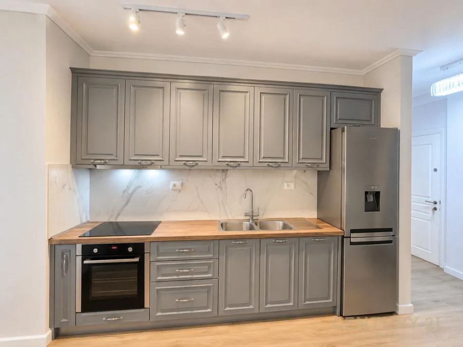Tirane, jepet me qera apartament 1+1 Kati 5, 70 m² 450 € (5 maji prane farmacia 10)