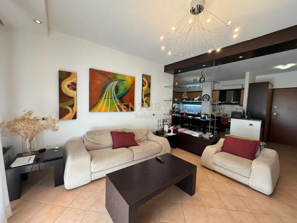 Tirane, shitet apartament 2+1 Kati 5, 117 m² 280.000 € (komuna e parisit)