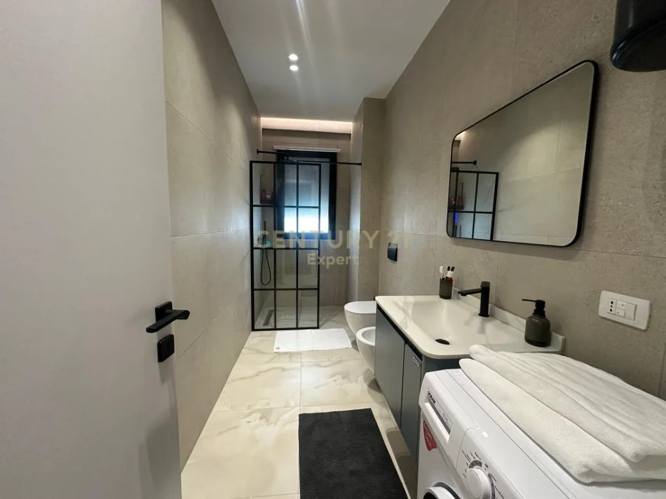 Tirane, jepet me qera apartament 2+1 Kati 7, 82 m² 800 € (don bosko)