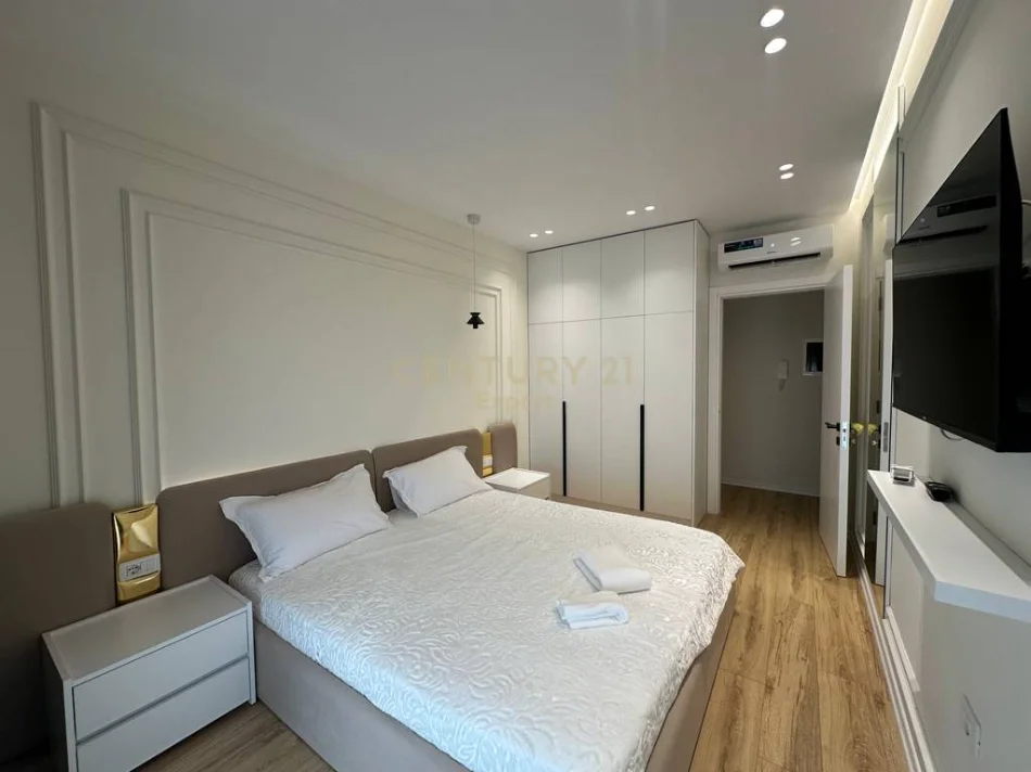 Tirane, jepet me qera apartament 2+1 Kati 7, 82 m² 800 € (don bosko)