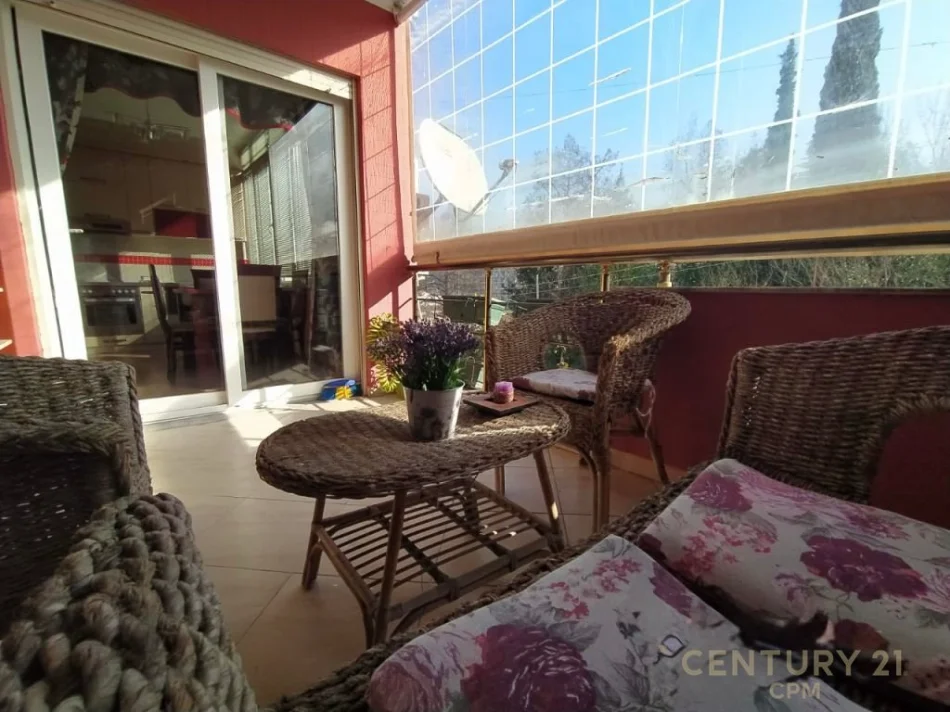 Tirane, shitet apartament 1+1 Kati 2, 72 m² 170.000 € 