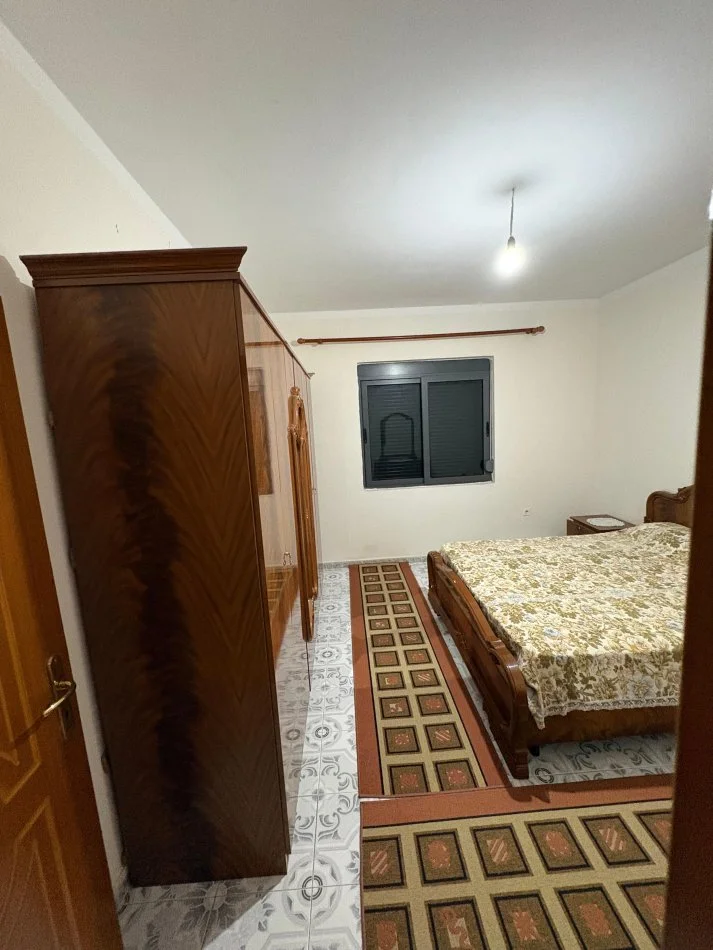 Durres, jepet me qera apartament 3+1+Ballkon Kati 2, 100 m² 320 € (cezma e ferres)