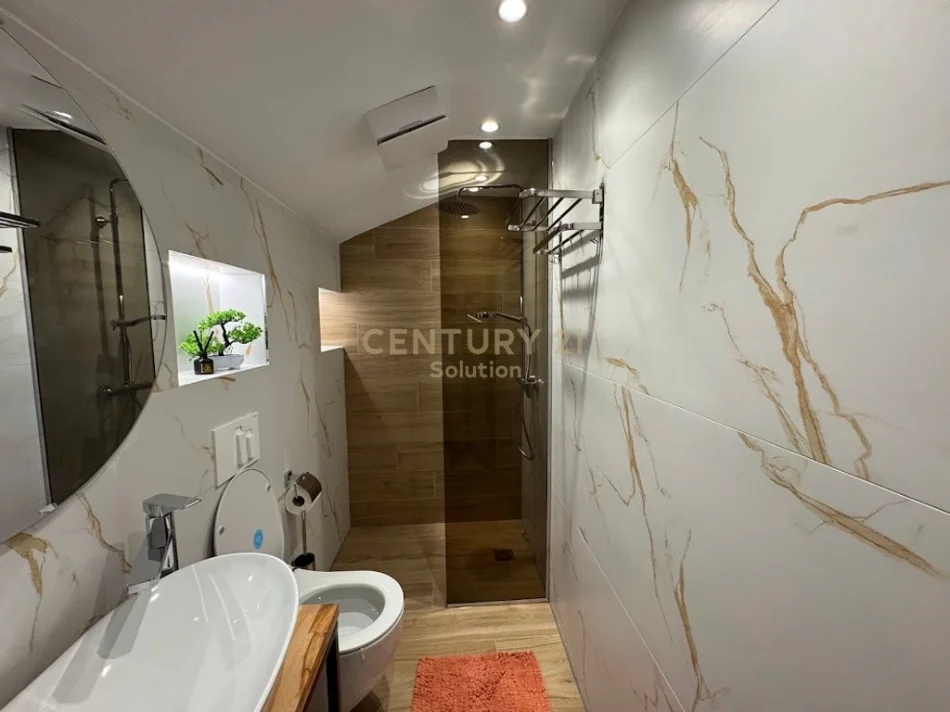 Tirane, jepet me qera apartament 1+1 Kati 3, 63 m² 600 € (qsut)