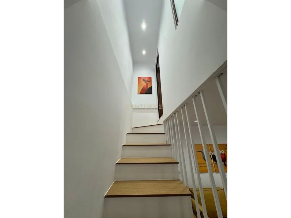 Tirane, jepet me qera apartament 1+1 Kati 3, 63 m² 600 € (qsut)