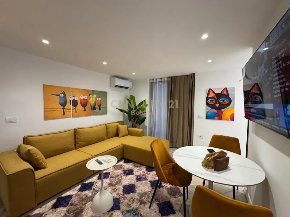 Tirane, jepet me qera apartament 1+1 Kati 3, 63 m² 600 € (qsut)