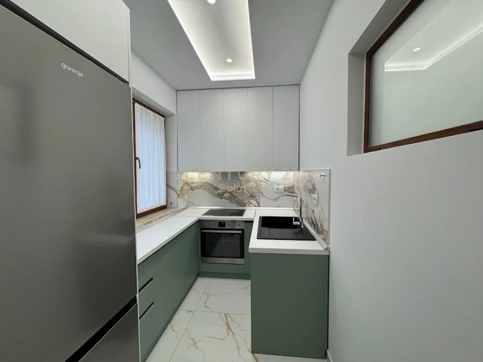 Tirane, jepet me qera apartament 1+1 Kati 3, 63 m² 600 € (qsut)