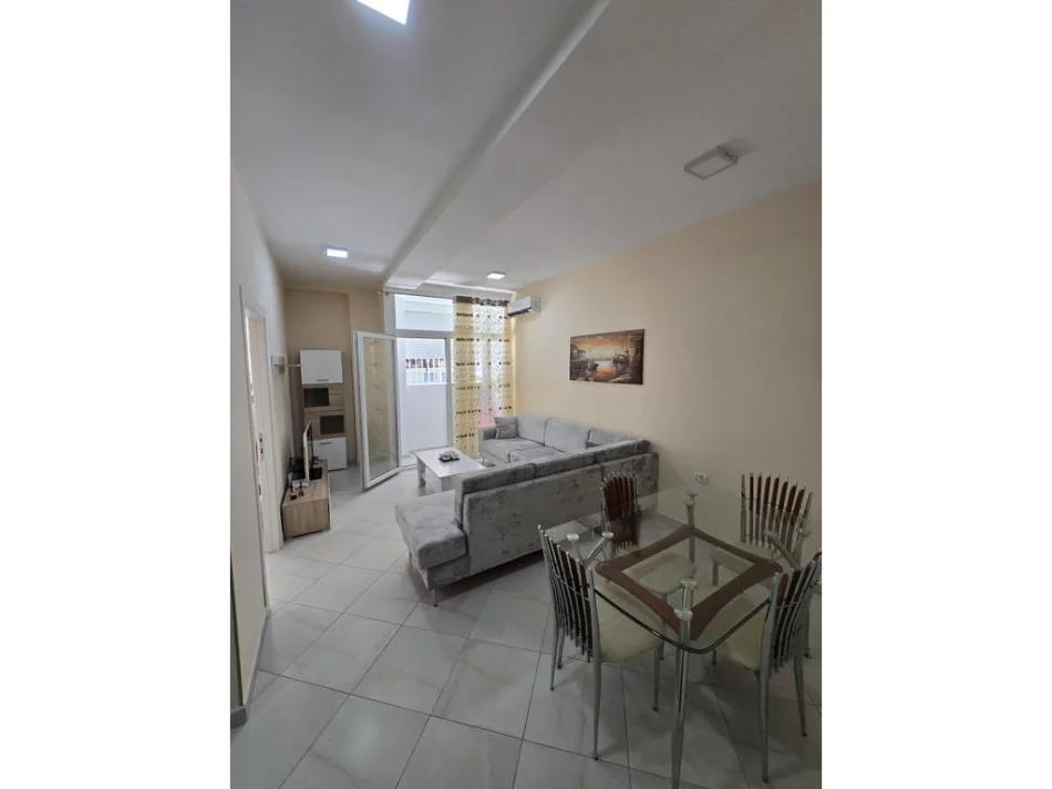 Tirane, shitet apartament 1+1 Kati 1, 58 m² 140.000 € (kodra e diellit)