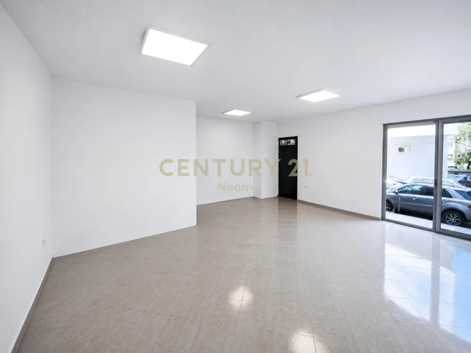 Tirane, jepet me qera ambjent biznesi Kati 0, 57 m² 500 € (liqeni i thate)