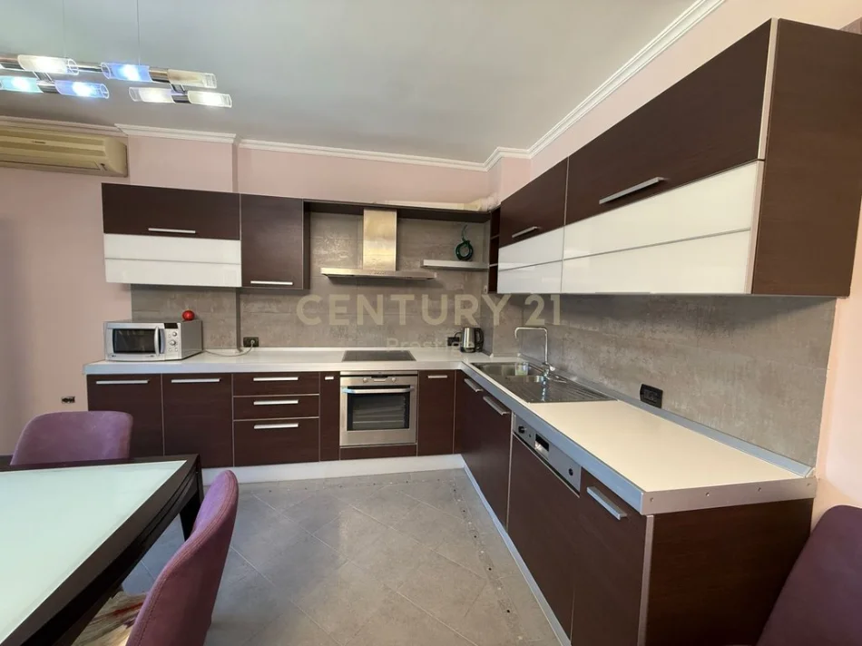 Tirane, jepet me qera apartament 2+1+Ballkon Kati 6, 96 m² 1.500 € (Ambasador 3)