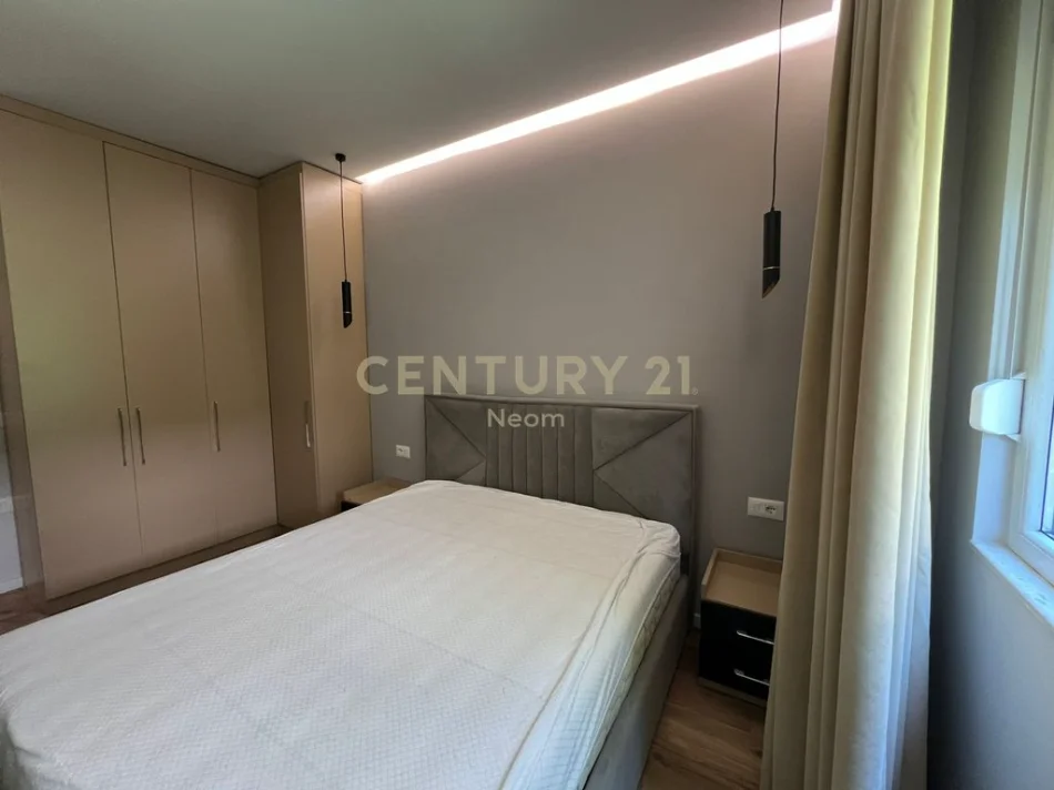 Tirane, jepet me qera apartament 1+1 , 63 m² 650 € 
