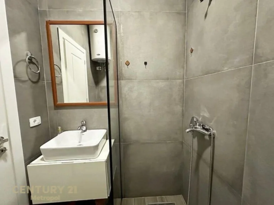 Tirane, jepet me qera apartament 1+1 Kati 3, 41 m² 500 € 