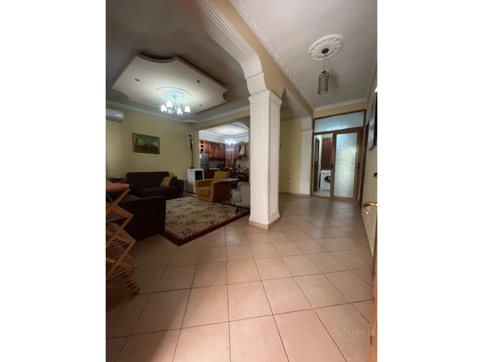 Tirane, jepet me qera Vile Kati 2, 170 m² 1.200 € (Don Bosko)