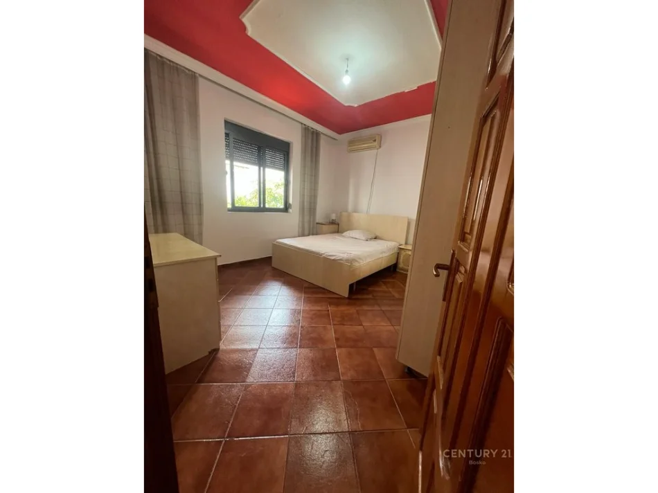 Tirane, jepet me qera Vile Kati 2, 170 m² 1.200 € (Don Bosko)