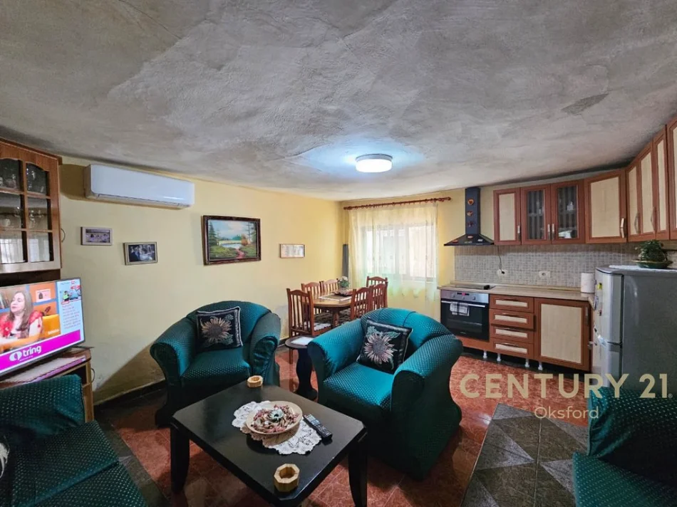 Tirane, shitet shtepi 1+1 Kati 1, 84 m² 115.000 € (Ali Demi)