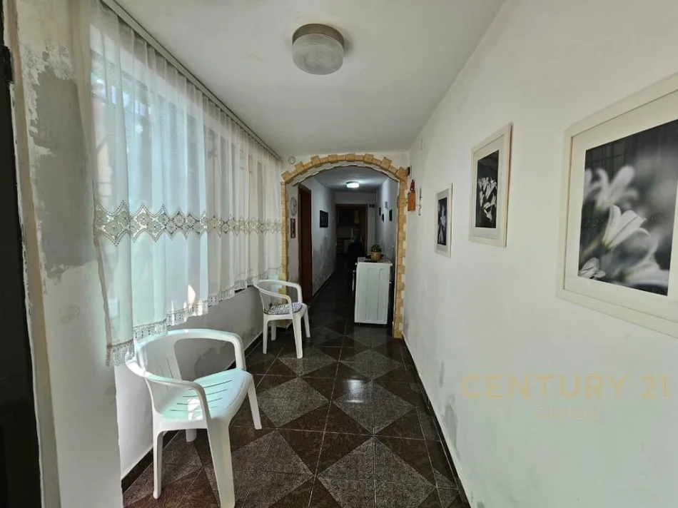 Tirane, shitet shtepi 1+1 Kati 1, 84 m² 115.000 € (Ali Demi)