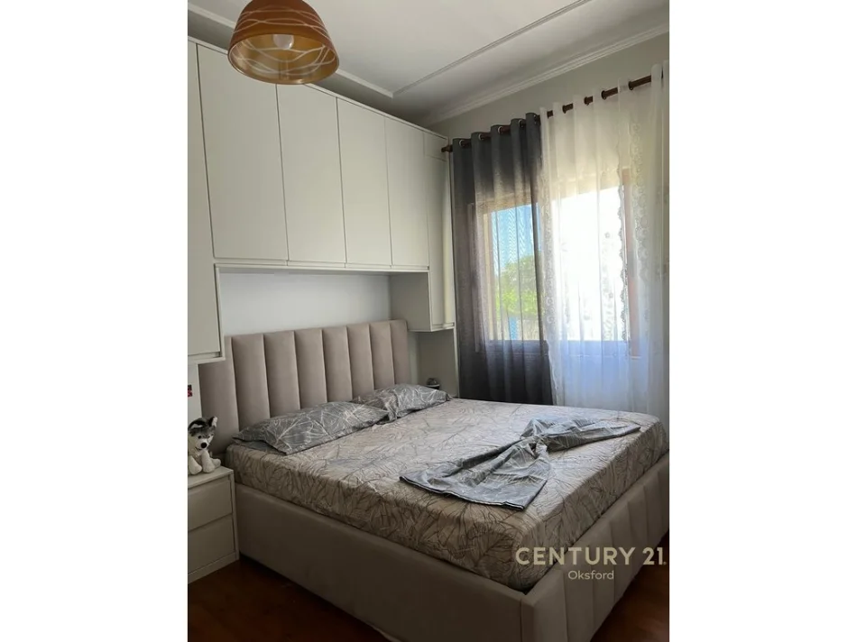 Tirane, jepet me qera apartament 2+1+Ballkon Kati 2, 100 m² 1.000 € (Sauk i Ri)